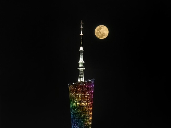 520用更好的长焦镜头表达爱意：华为P60 Pro长焦人像 让爱不分昼夜(图6)
