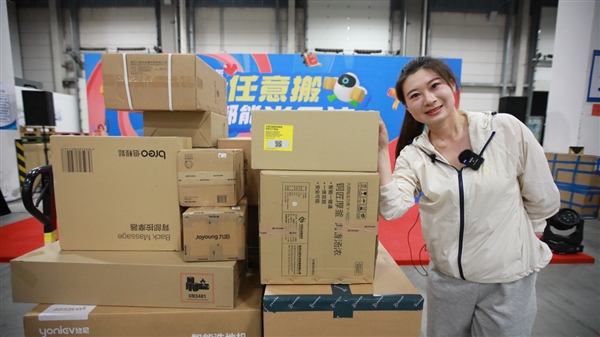 淘宝资深用户进仓揭秘：菜鸟“半日达”背后供应链速度堪比高铁(图1)