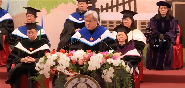英伟达的市值几天涨一个AMD 这回我真成臭打游戏的了(图18)