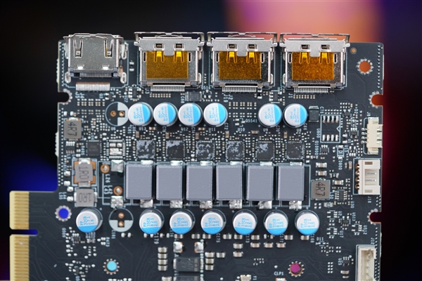纯白外壳淡雅清新！耕升RTX 4060 Ti踏雪显卡图赏(图21)