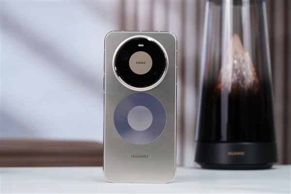 华为李小龙飞机上实测无网通信:天上照样发消息、打电话(图5) 华为李小龙飞机上实测无网通信:天上照样发消息、打电话(图5)